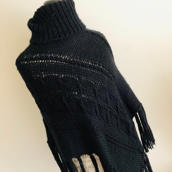 Beautiful Black Knit Poncho - Picture 8 of 9